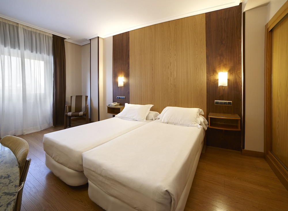 Double or Twin Room - Photo 3