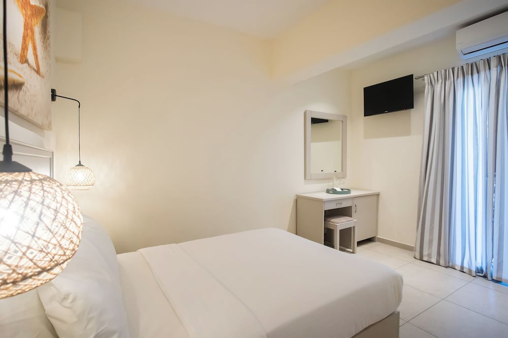 Standard Double or Twin Room, Balcony - Photo 3