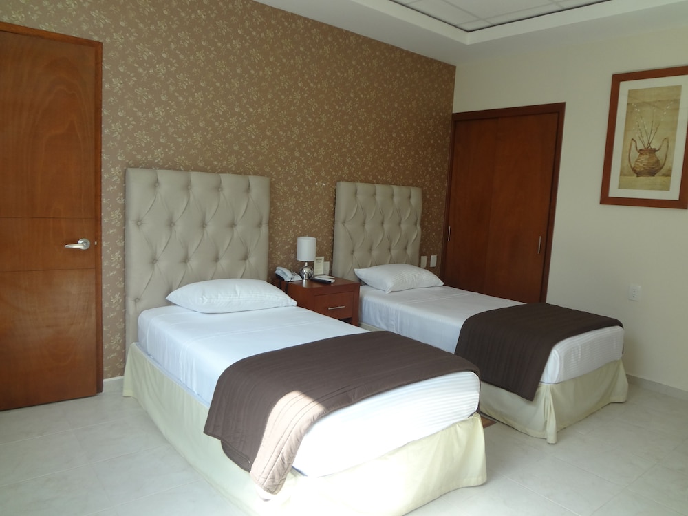 Junior Suite, 2 Twin Beds photo 3