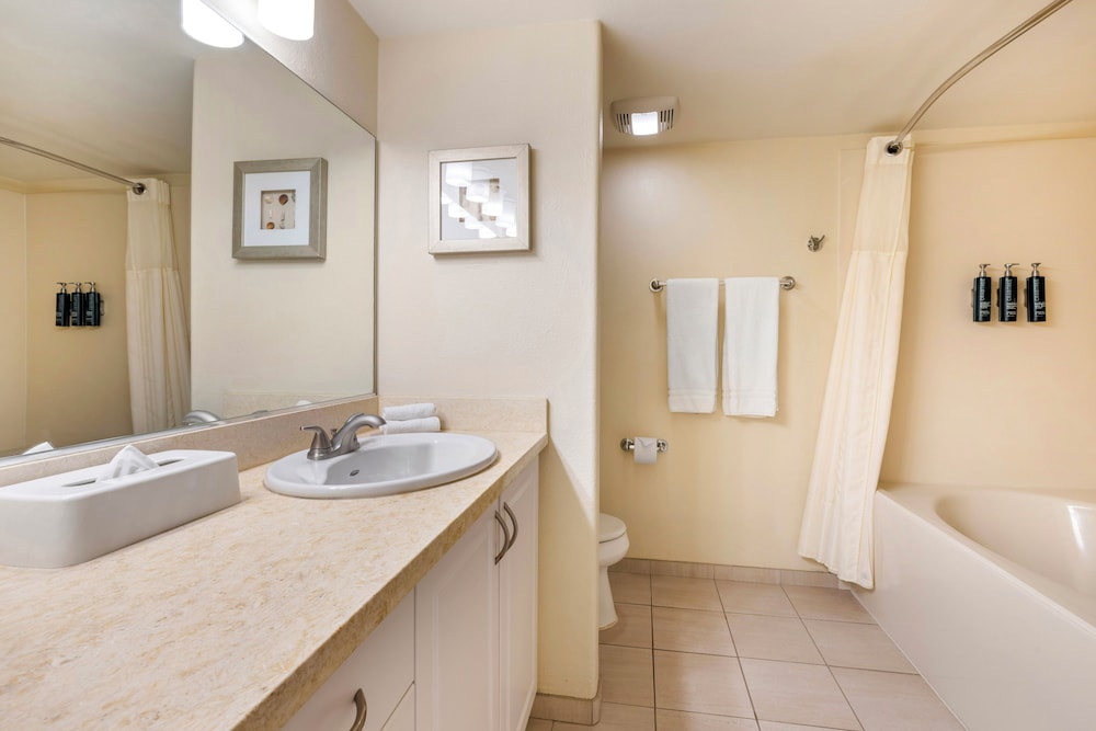 2 Bedroom 1 King 2 Queen Suite No View Balcny, photo 6