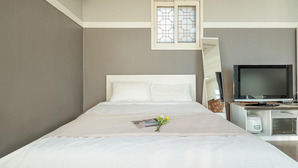 Basic Room, 1 Bedroom (Family A) photo 2