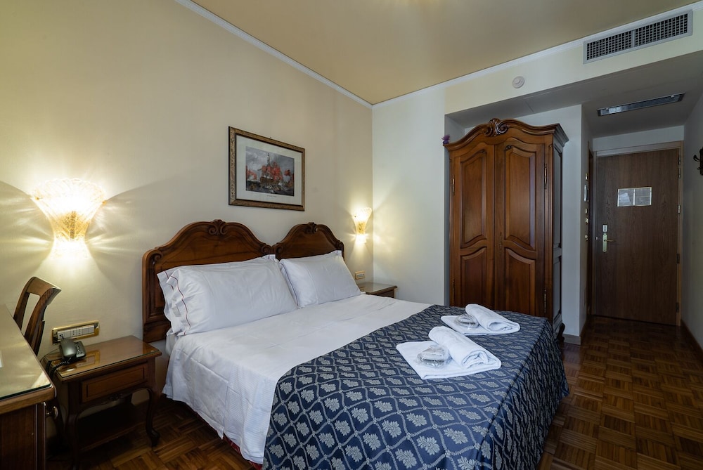 Economy Double Room photo 2