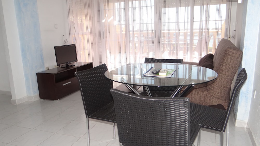 Apartment, 2 Bedrooms (5 adults) - Photo 8