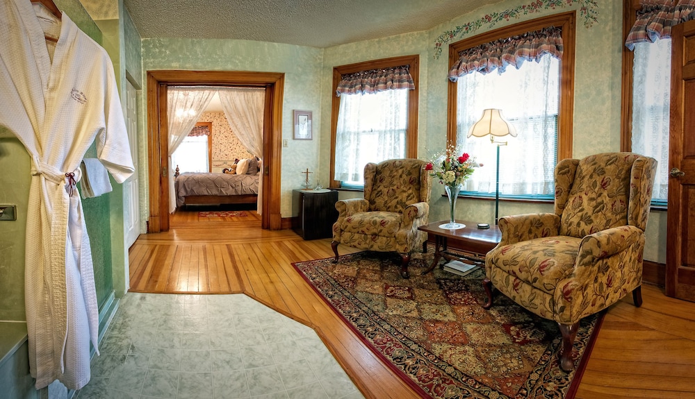 Independence Suite photo 2