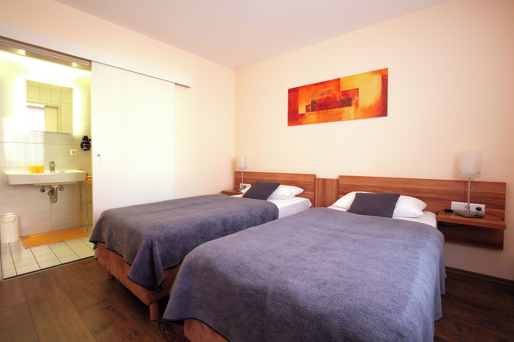 Apartment / Comfort room