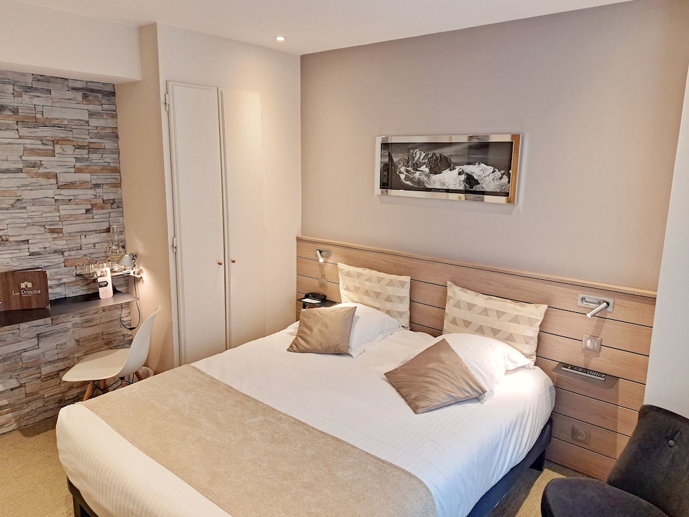 Double Room - Photo 10