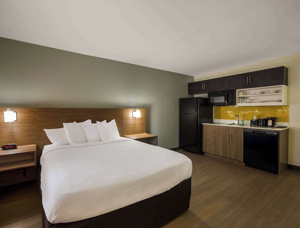 Suite, 2 Queen Beds, Non Smoking