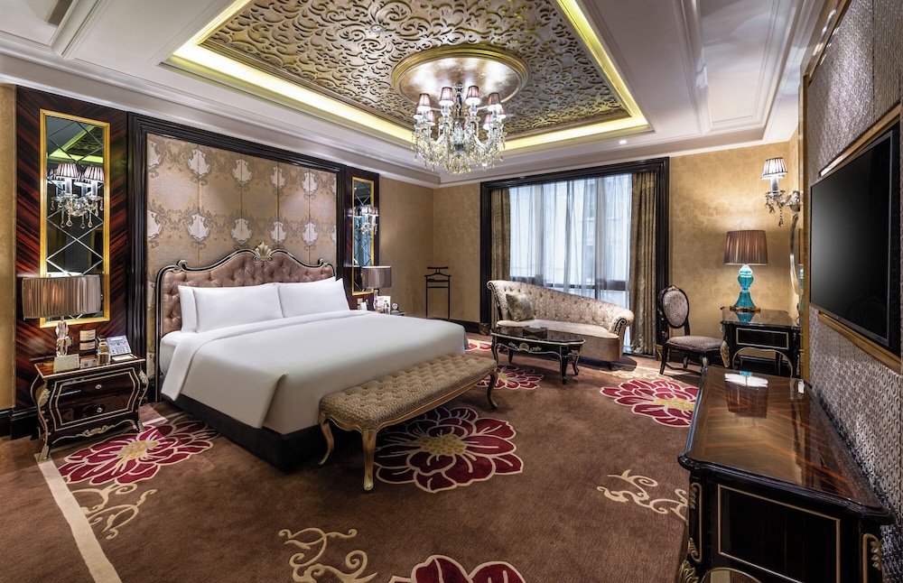 Executive Room, 1 King Bed - Photo 1