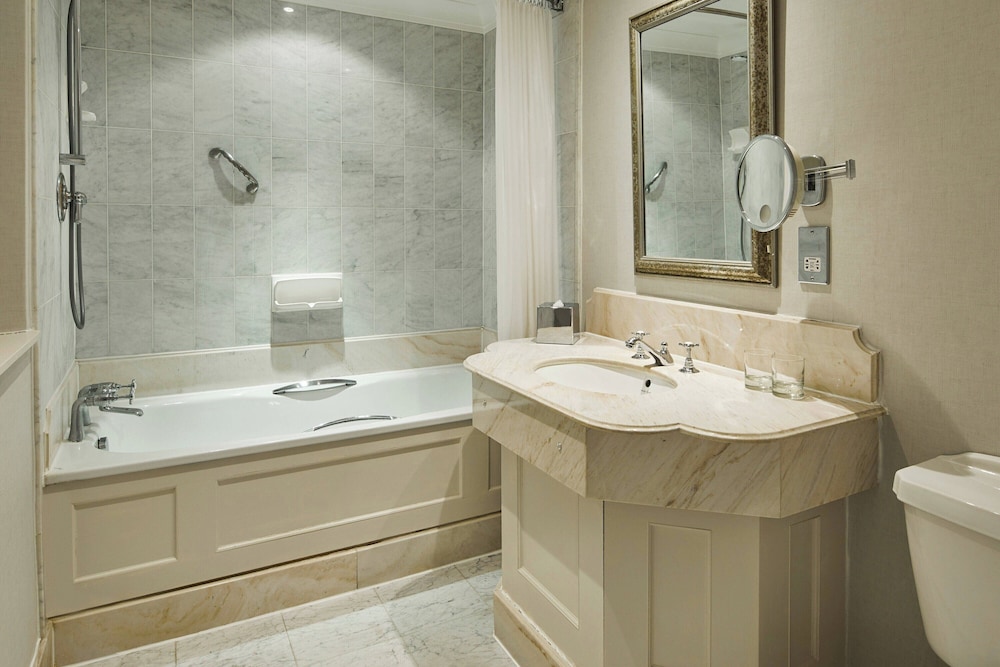 Deluxe Room, 2 Double Beds - Photo 2