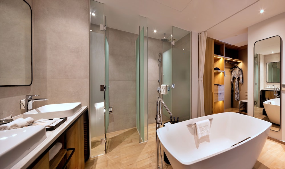 Premier Suite Ocean View King - Photo 5