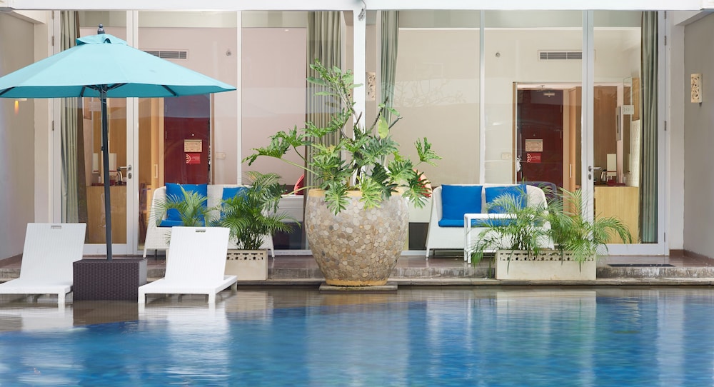 Premier Pool Access Room Double Bed photo 3