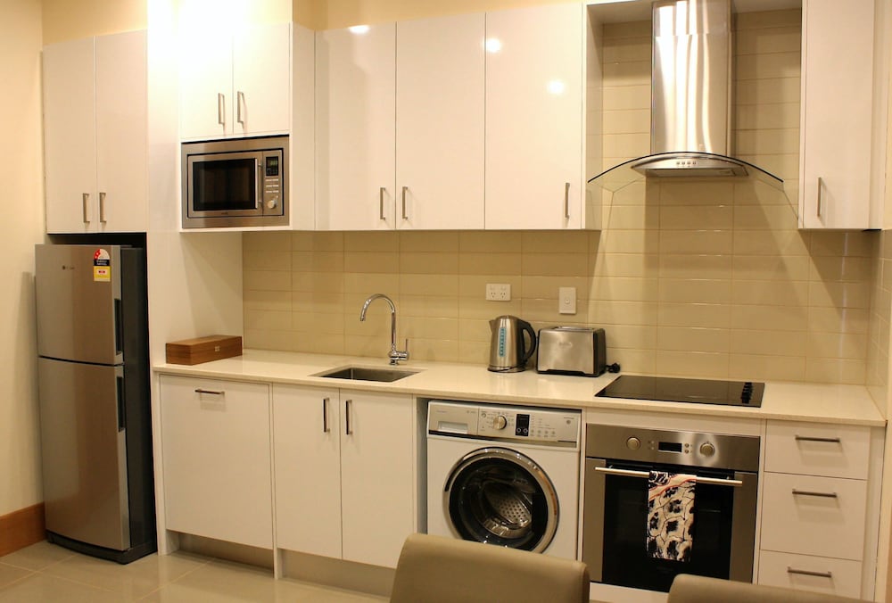 Executive 1 Bedroom Queen Apartment photo 3