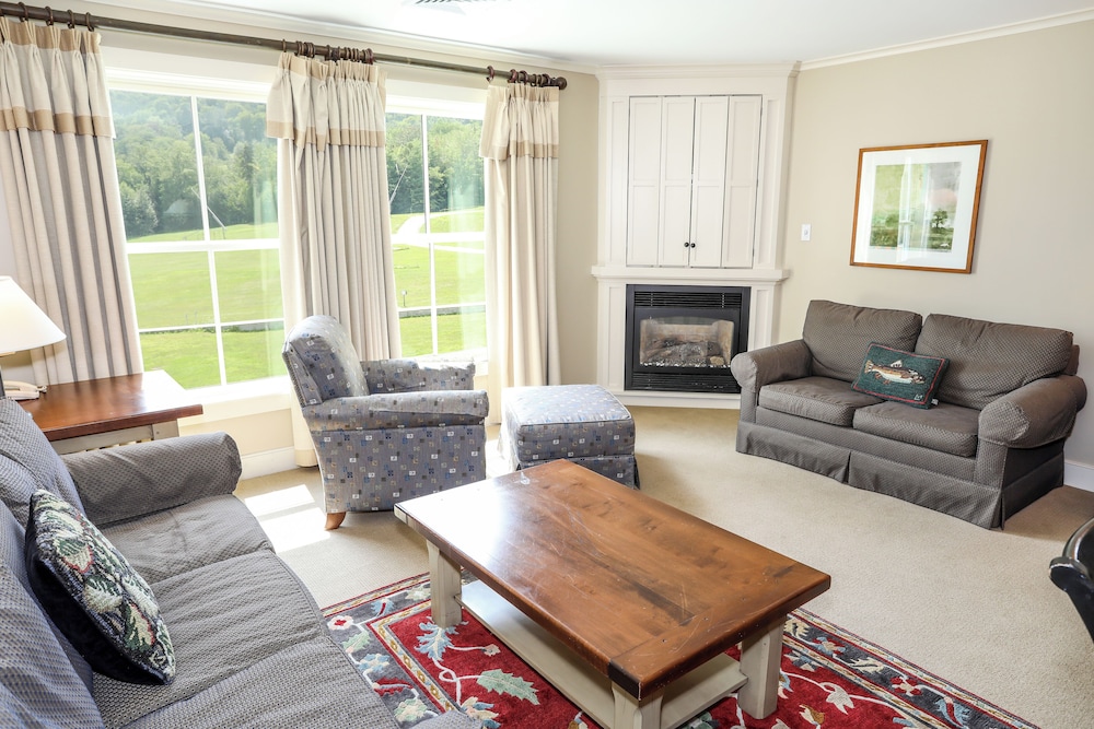 One Bedroom Suite - Photo 3