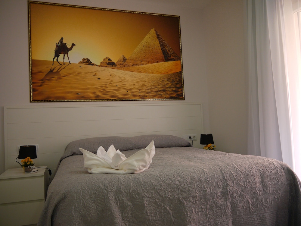 Habitación Doble Comfort, Balcón, Vista a la Ciudad (Pirámides de Giza)