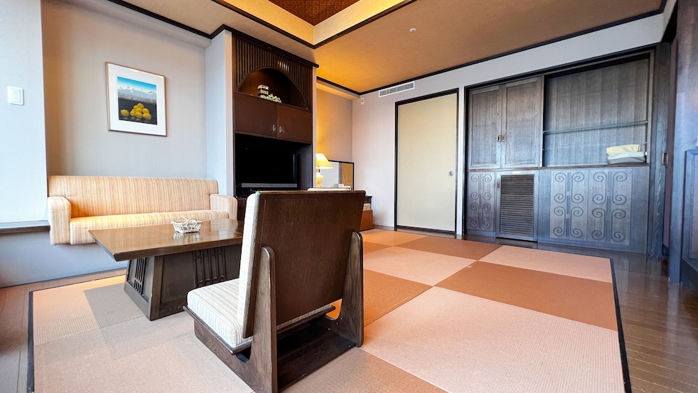 Japanese & Western Style Room,Non Smoking (Lake View) - Photo 5