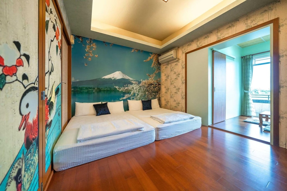 Standard Quadruple Room, 2 Double Beds photo 1