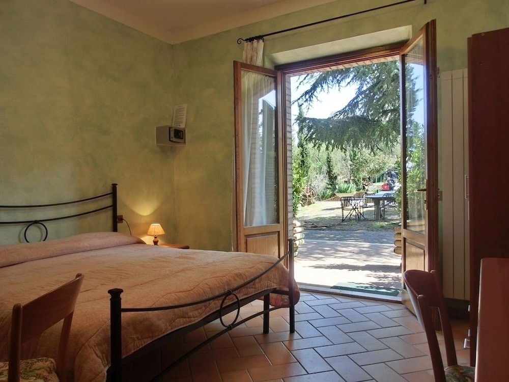 Classic Triple Room, 1 Bedroom, Ensuite, Ground Floor photo 2