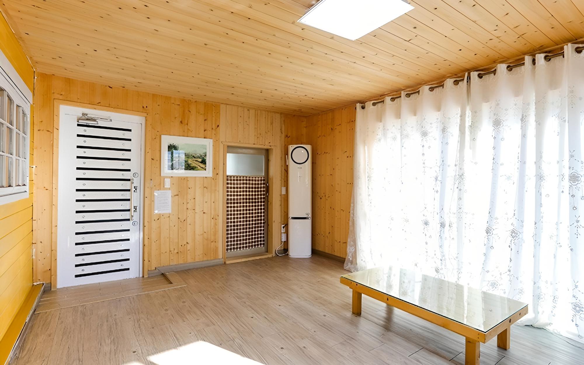 Room (Pine flavor (Unshared House)) photo 3