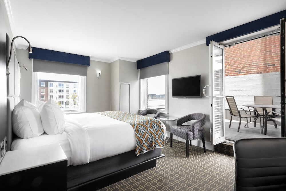 Standard Room, 1 King Bed, Accessible (Private Access to Patio) - Photo 3