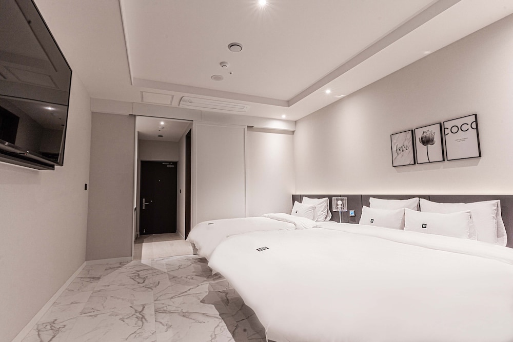 Deluxe Twin Room - Photo 6