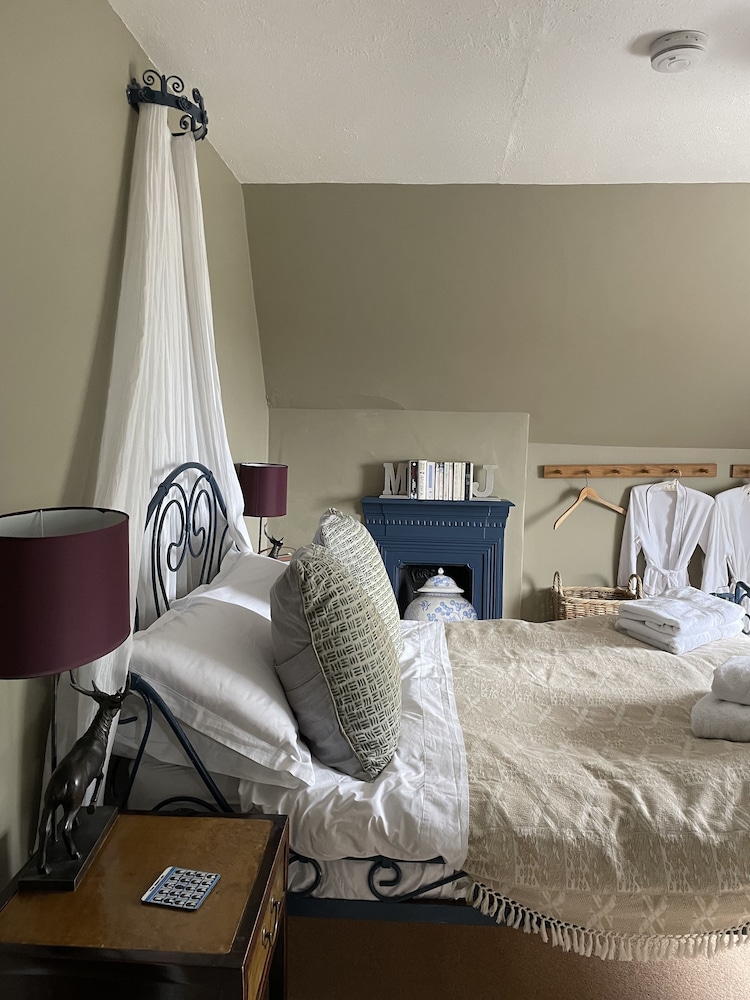 Barnaby and Polly's Room photo 2