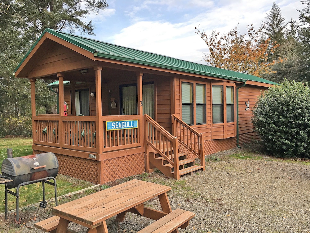 Classic Cabin, 2 Bedrooms photo 1
