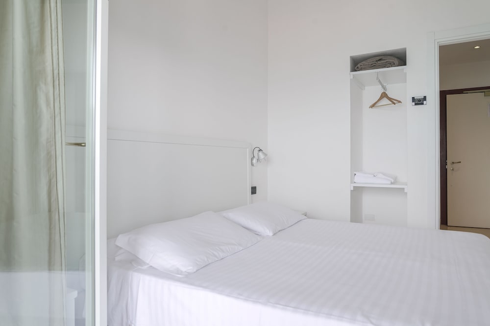 Double Room, Sea View - Photo 5