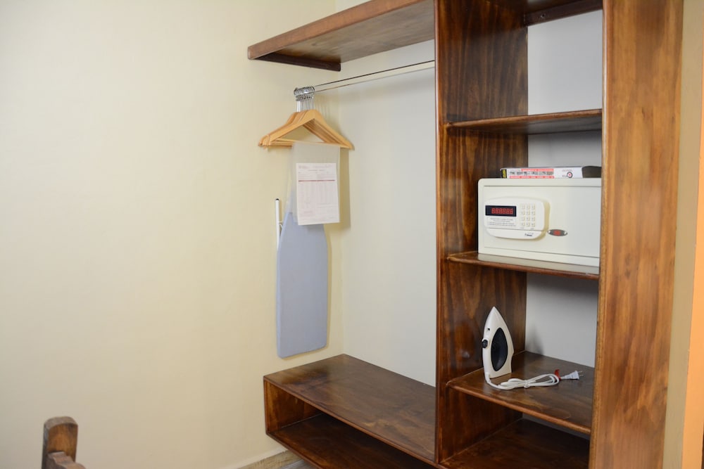 Suite, 1 Bedroom (Master) - Photo 6