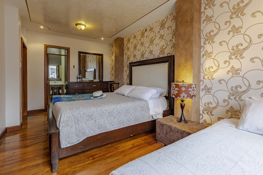 Family Triple Room, Courtyard View photo 2