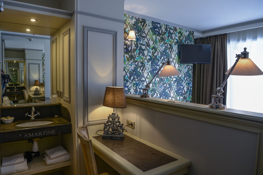 Traditional Double Room, 1 Queen Bed photo 2