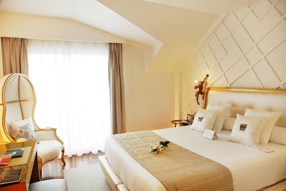 Superior Single Room (Gold Views)