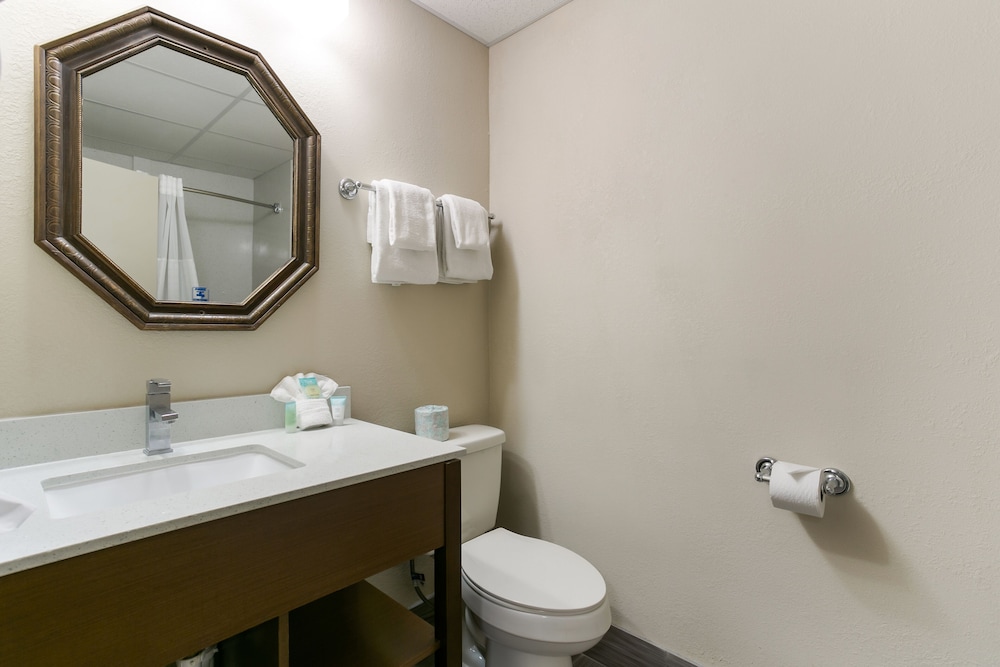 Deluxe Room, 2 Queen Beds, Pool Access (Poolside) - Photo 7