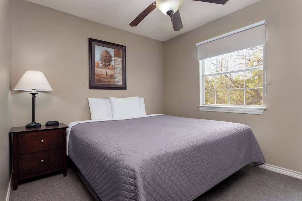 Suite, 1 Bedroom, Non Smoking photo 2
