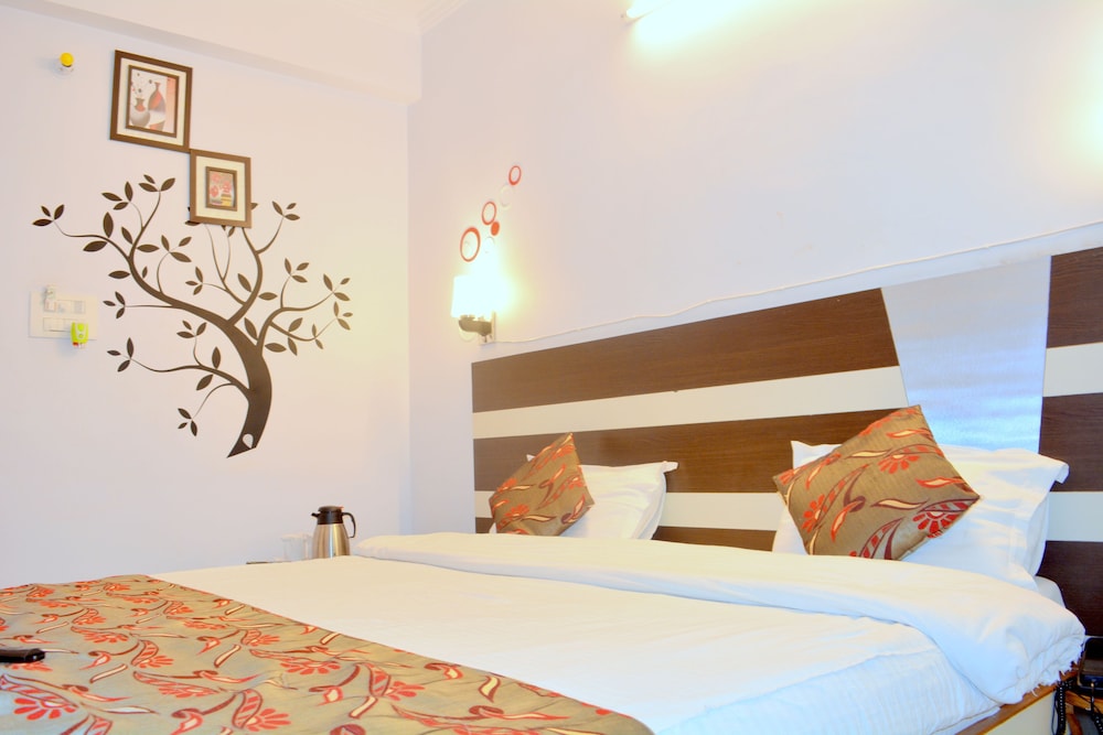 Deluxe Room - Photo 8