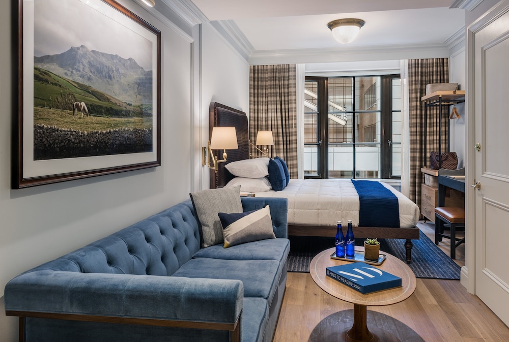 Studio, 1 King Bed with Sofa bed, Accessible