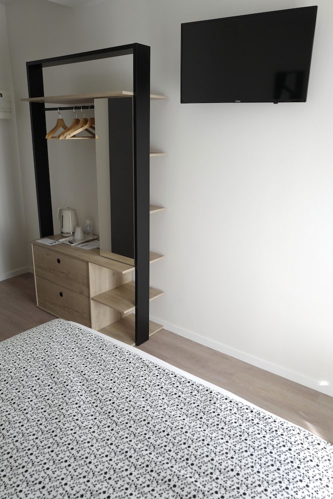 Deluxe Room - Photo 12