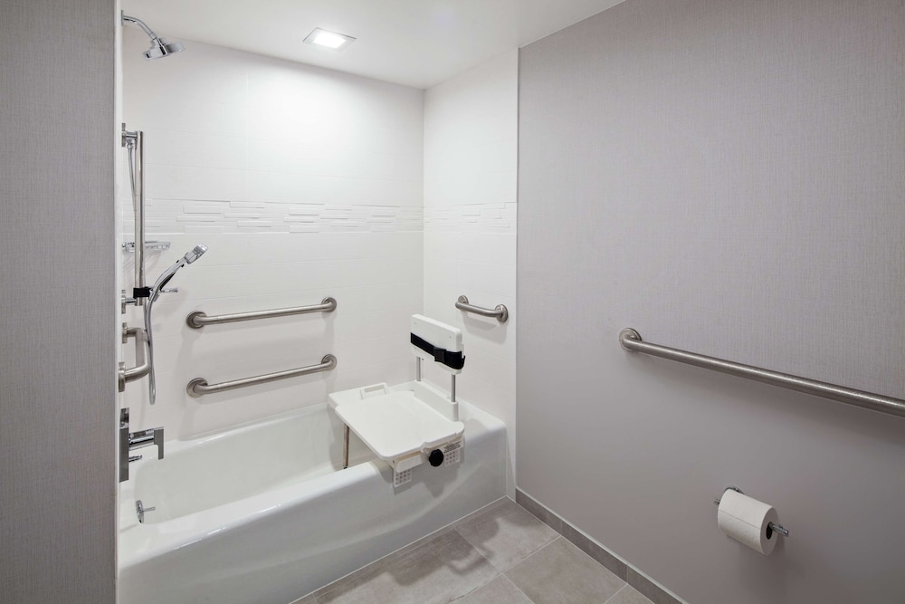 Room, 1 King Bed (3x3 Shower) - Photo 6