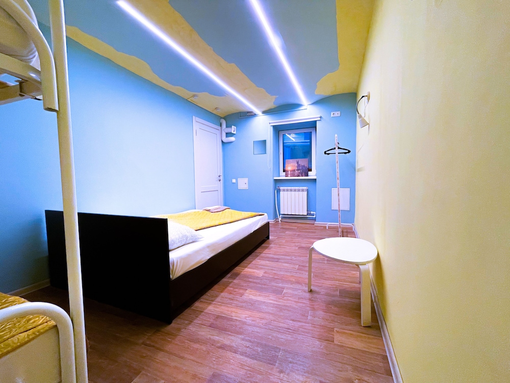 Family Room, Multiple Beds photo 3