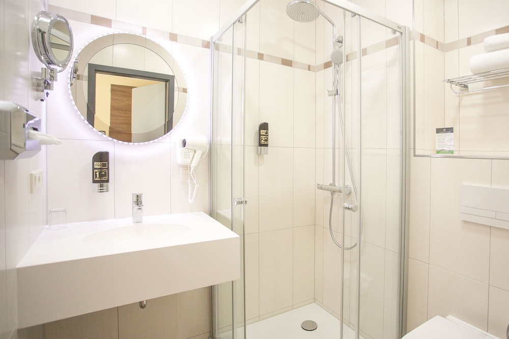 Deluxe Double or Twin Room photo 3