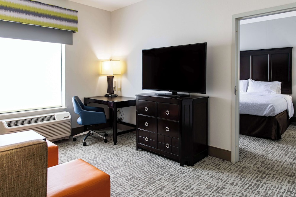 King 2 Room Suite photo 3