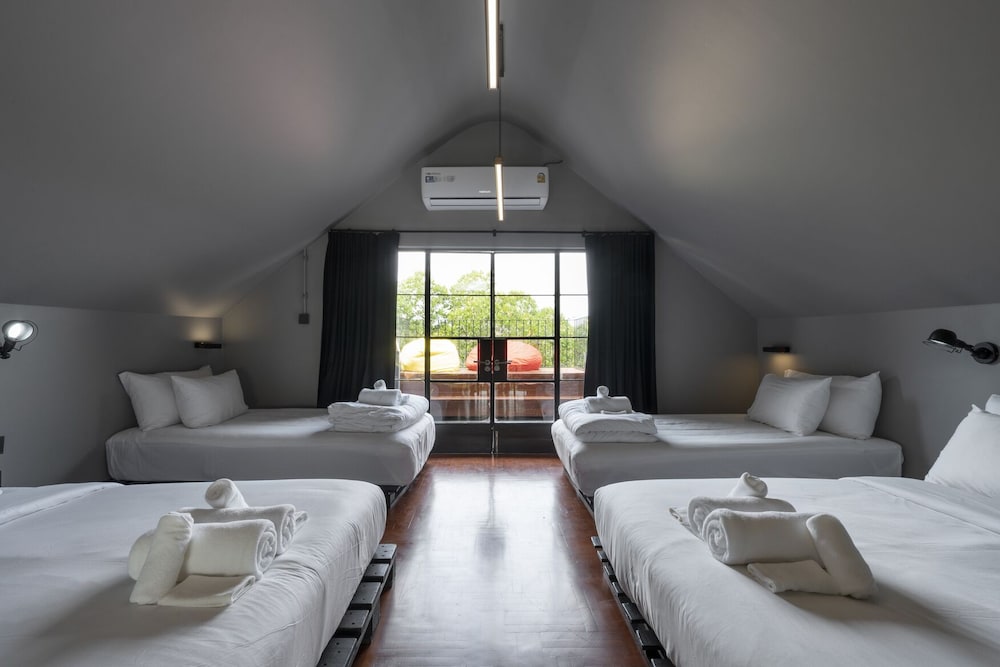 Five-Bedroom Pool Villa - Photo 40