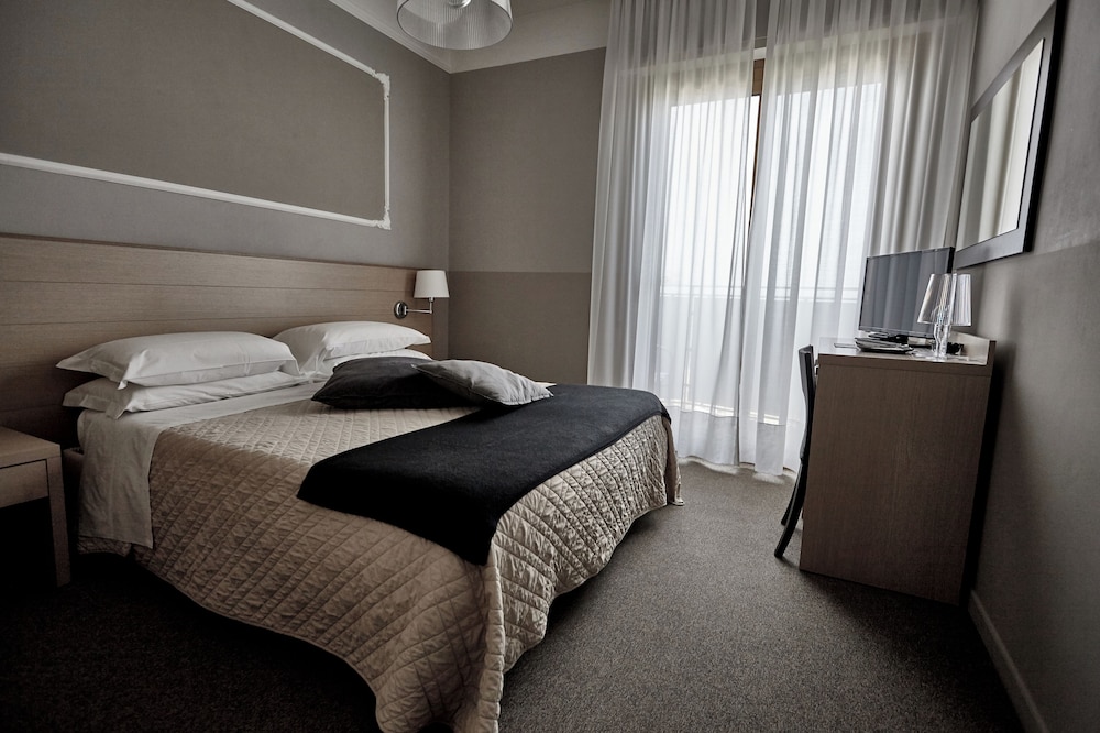 Deluxe Double or Twin Room, Sea View
