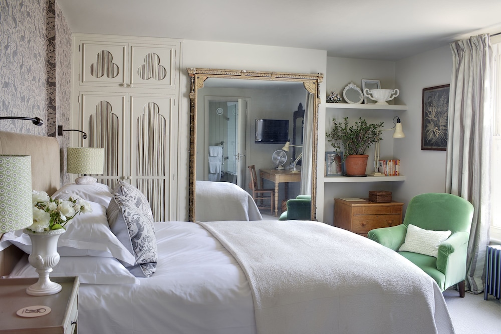 Classic Double or Twin Room - Photo 2