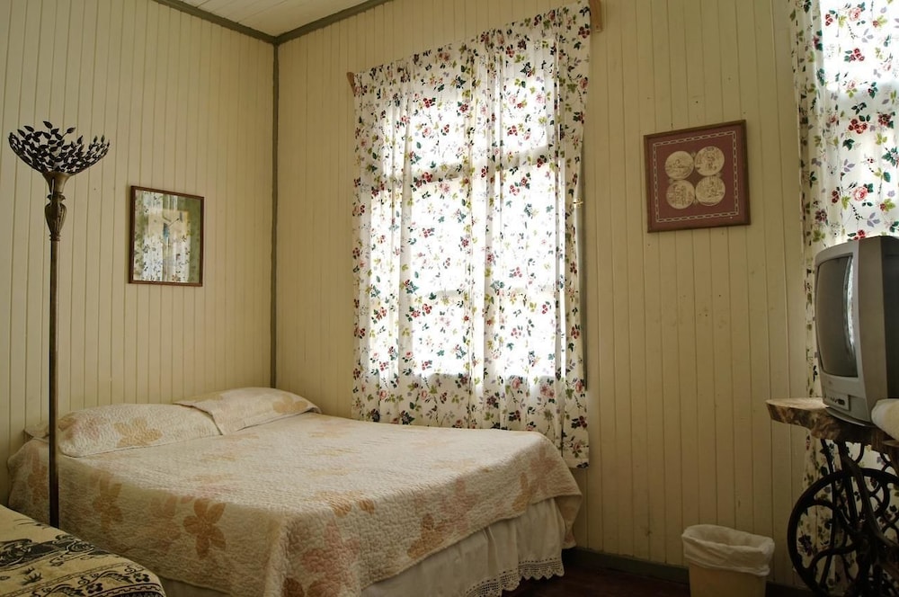 Triple Room, Shared Bathroom photo 2