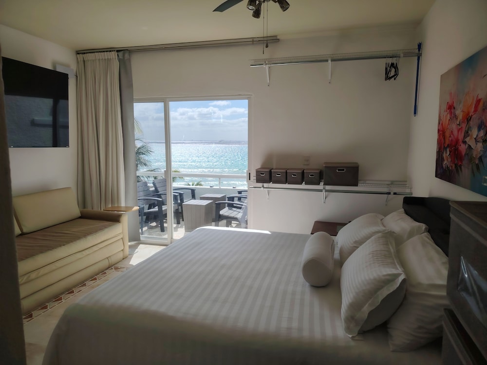Panoramic Studio, Sea View