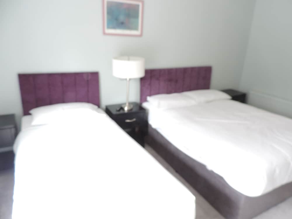 Twin Room, Ensuite