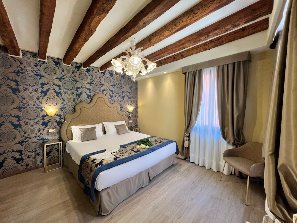 Executive Apartment, Canal View photo 1