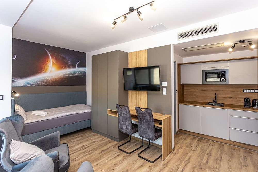 Studio, 2 Twin Beds