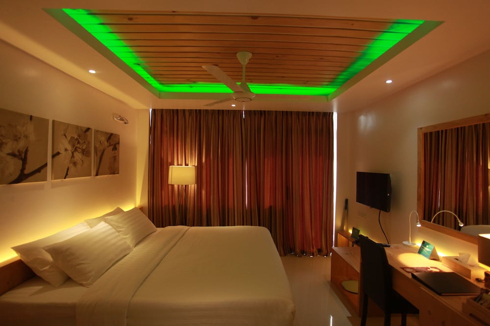Deluxe Double Room with Balcony 