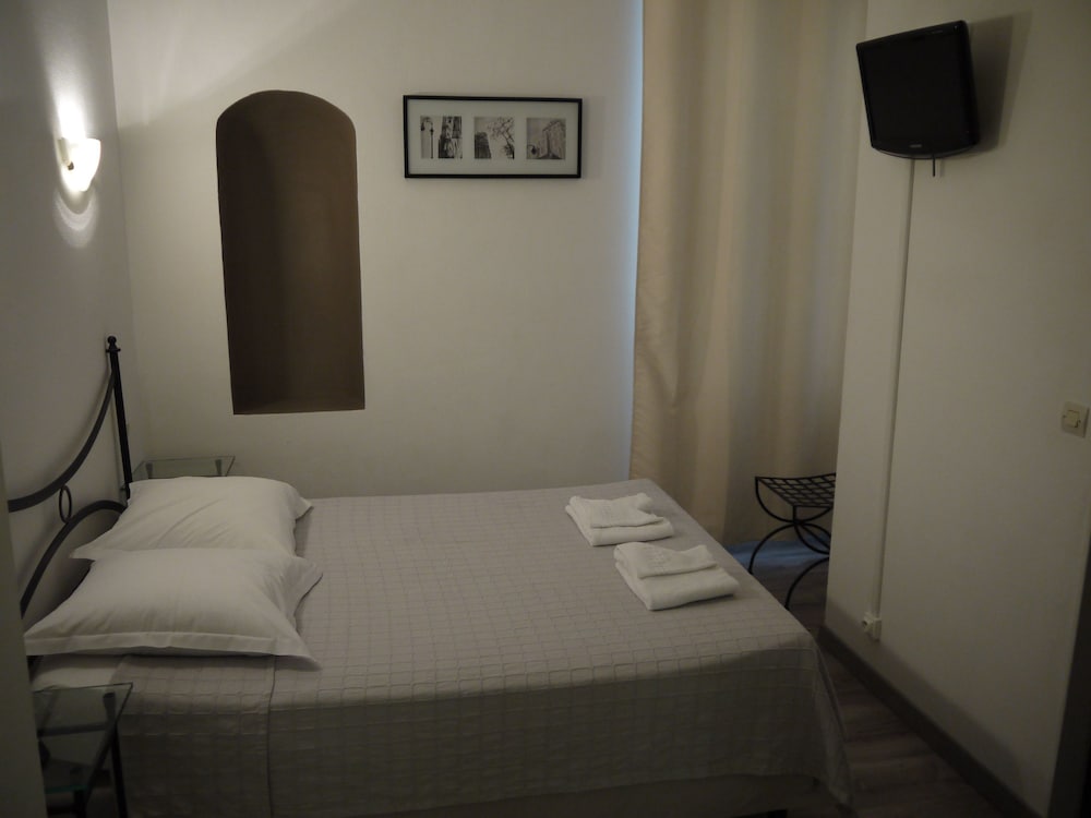 Economy Double Room photo 1